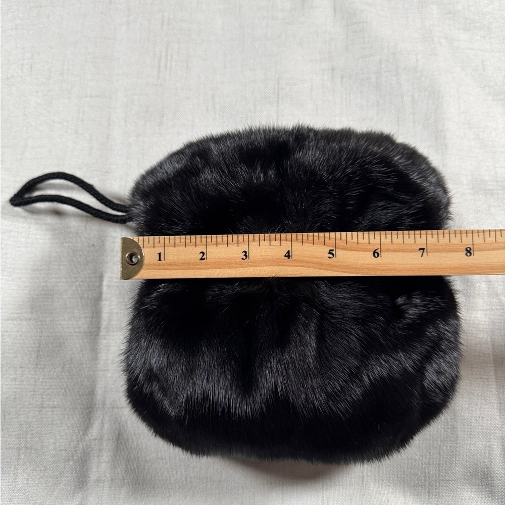 ✨ Luxe Vintage Glossy Black Mink Fur Muff ✨ - Picture 9 of 10